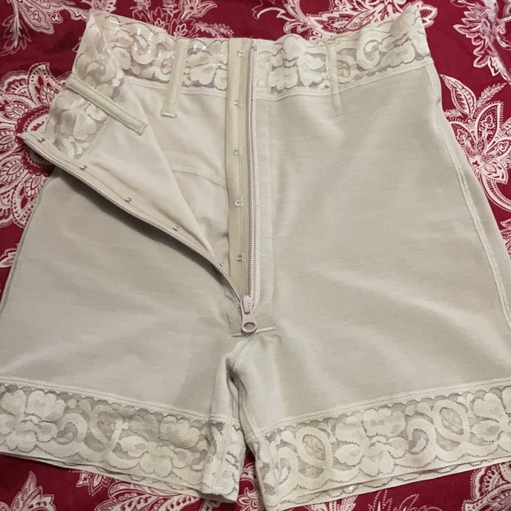 Shaping Shorts - Picture 8 of 13